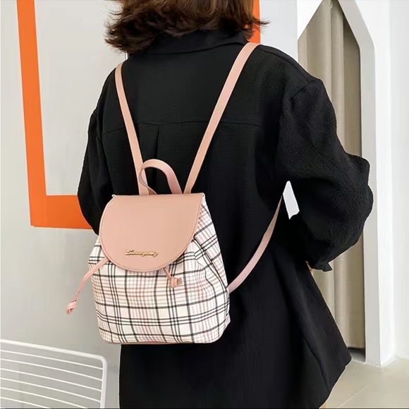 🍷LUX PRINT BOUTIQUE BACKPACK 🎒 - Picture 1 of 8
